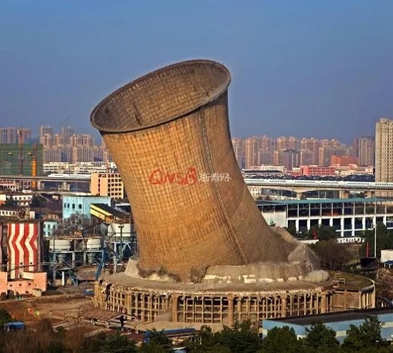 電廠冷卻塔拆除——技術(shù)升級,為安全拆除保駕護航